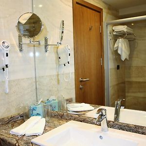 Standard Room 1 King Bed 25 Sqm Wifi Central Air Conditioning Shower