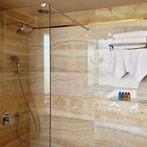 Standard Room 2 Single Beds 25Sqm Wifi Shower